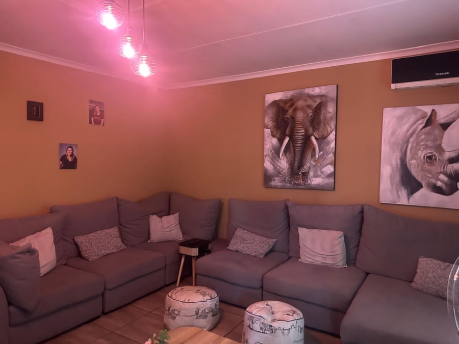 5 Bedroom Property for Sale in Waterval East North West